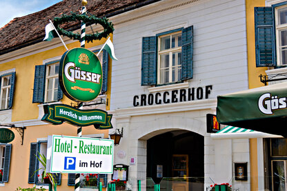 Landhotel Groggerhof - Eingang Außenbereich Landhotel Groggerhof - Eingang Außenbereich